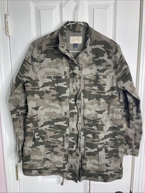 Universal Thread Camouflage Field Jacket in Olive Green